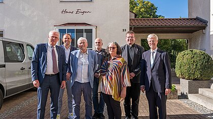 Gruppenbild vor dem Haus Eugen in Wangen