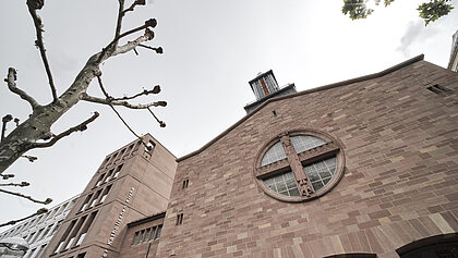 Außenaufnahme der Domkirche St. Eberhard